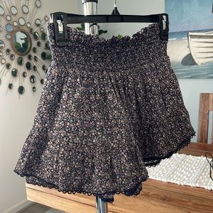 Aeropostale Floral, Flowy & Flirty Skort, Size Medium